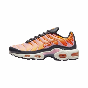 Nike Women's Air Max Plus TN Off Noir Medium Soft Pink Sherbert Nike Air Max style