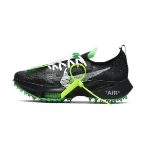 OFF WHITE ZOOM TEMPO NEXT % BLACK GREEN Nike Dunk sneakers with classic silhouette