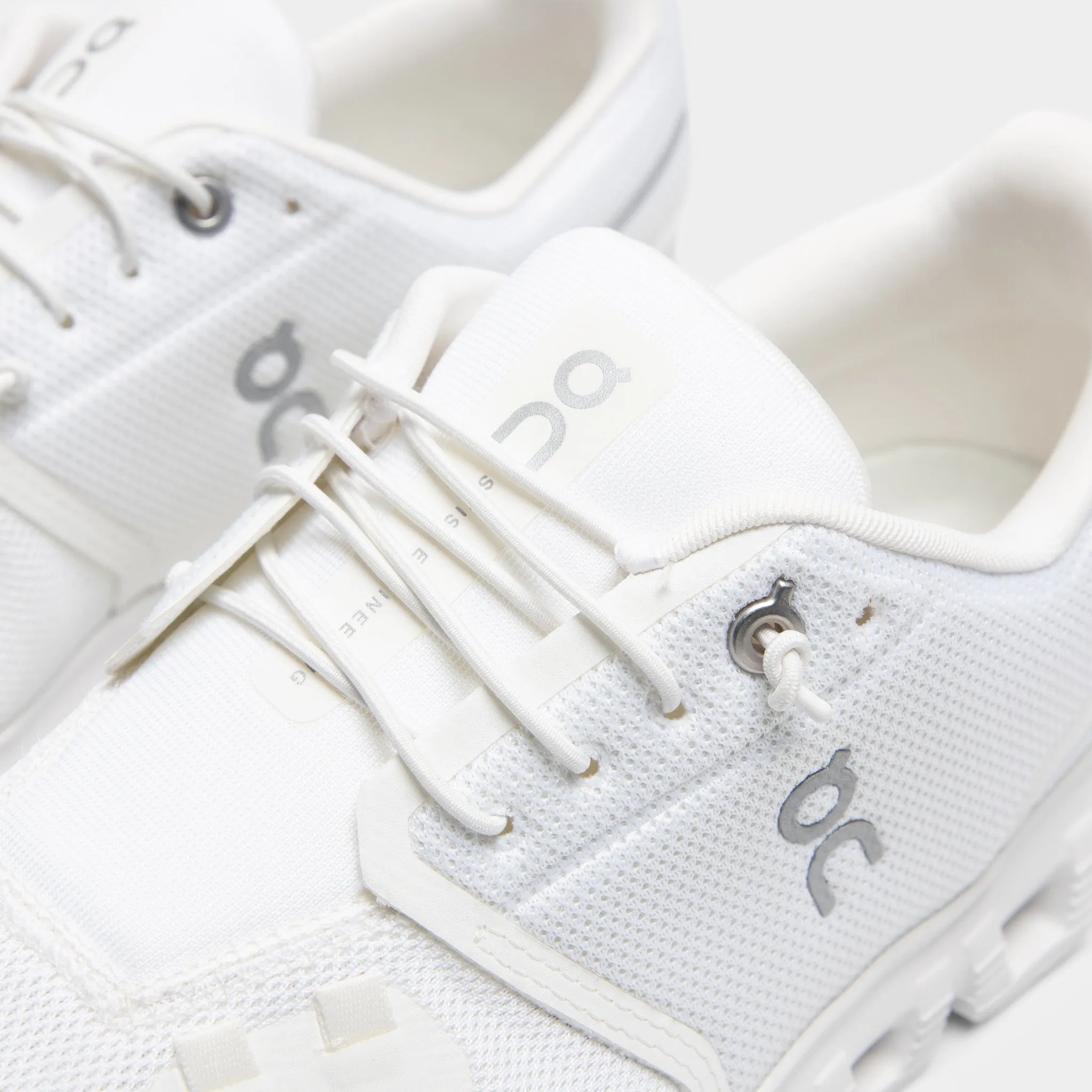 On Cloud 6 White / White On Shoes
