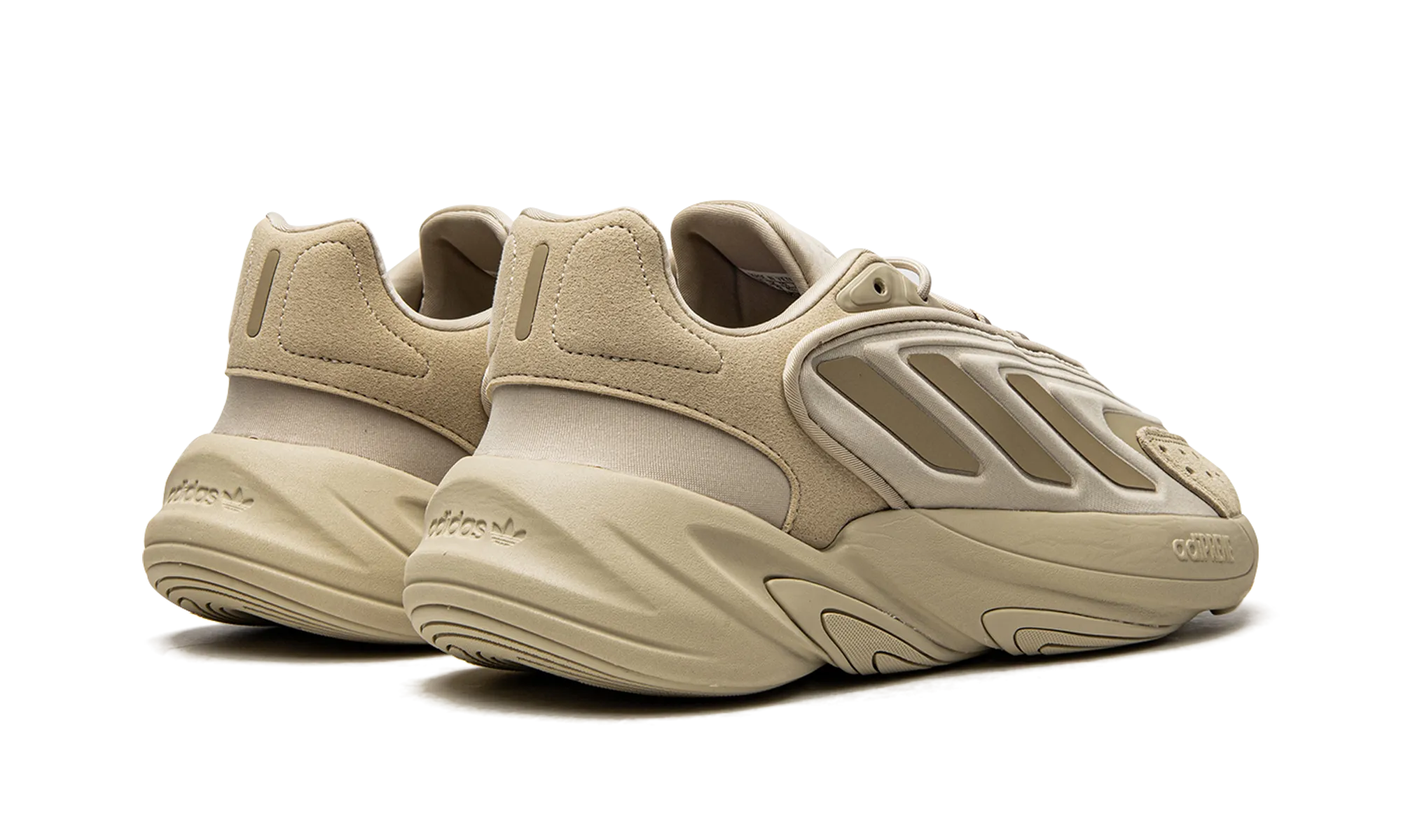 Ozelia adidas low-top mens trainers