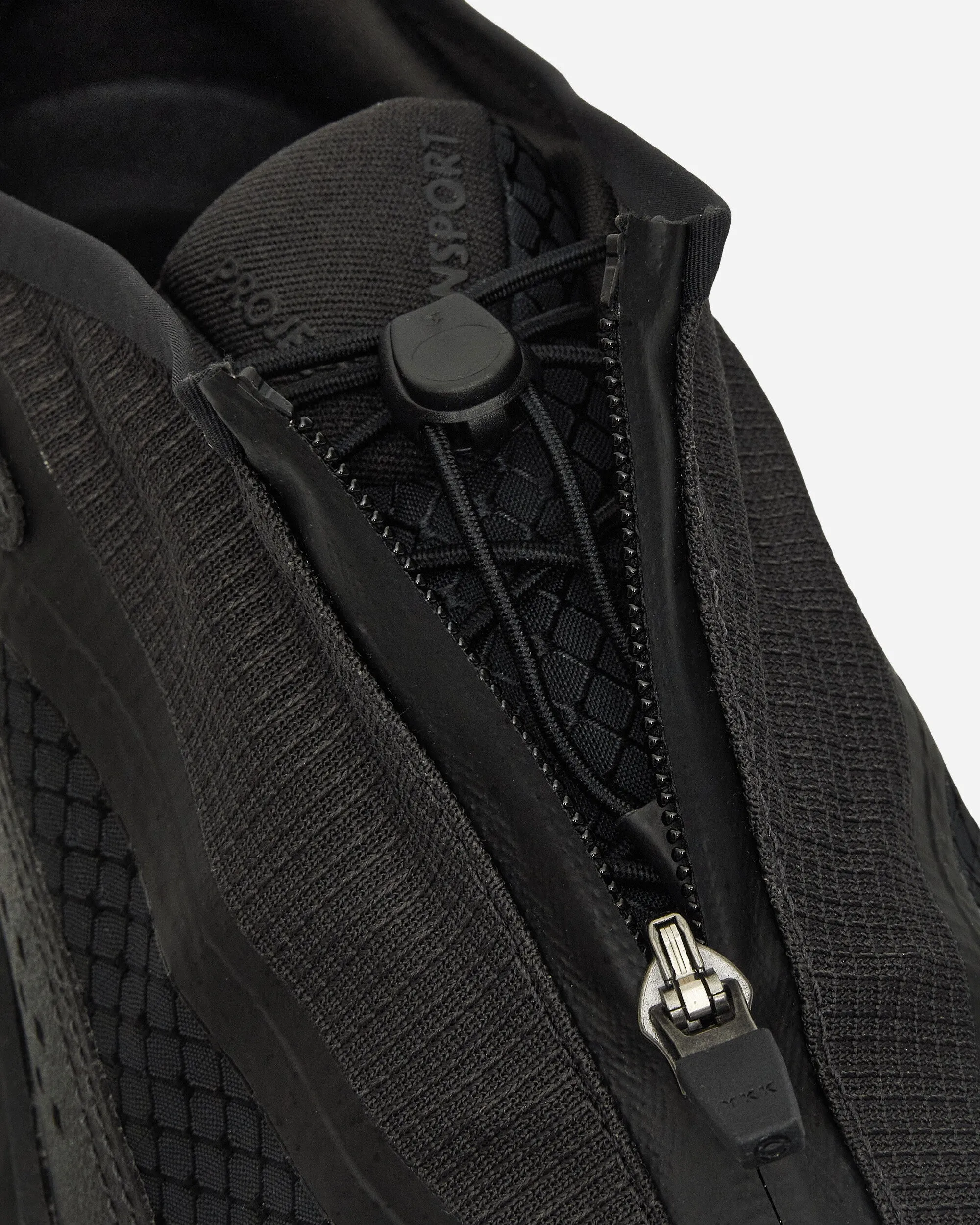 Project Transport Sneakers Carbon Black / Black Max Cushion Trainers