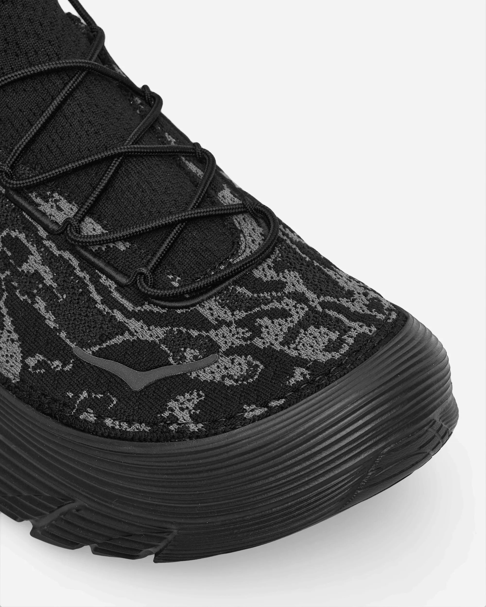 Restore Chukka Stealth / Tech Sneakers Carbon Black Max Cushion Trainers