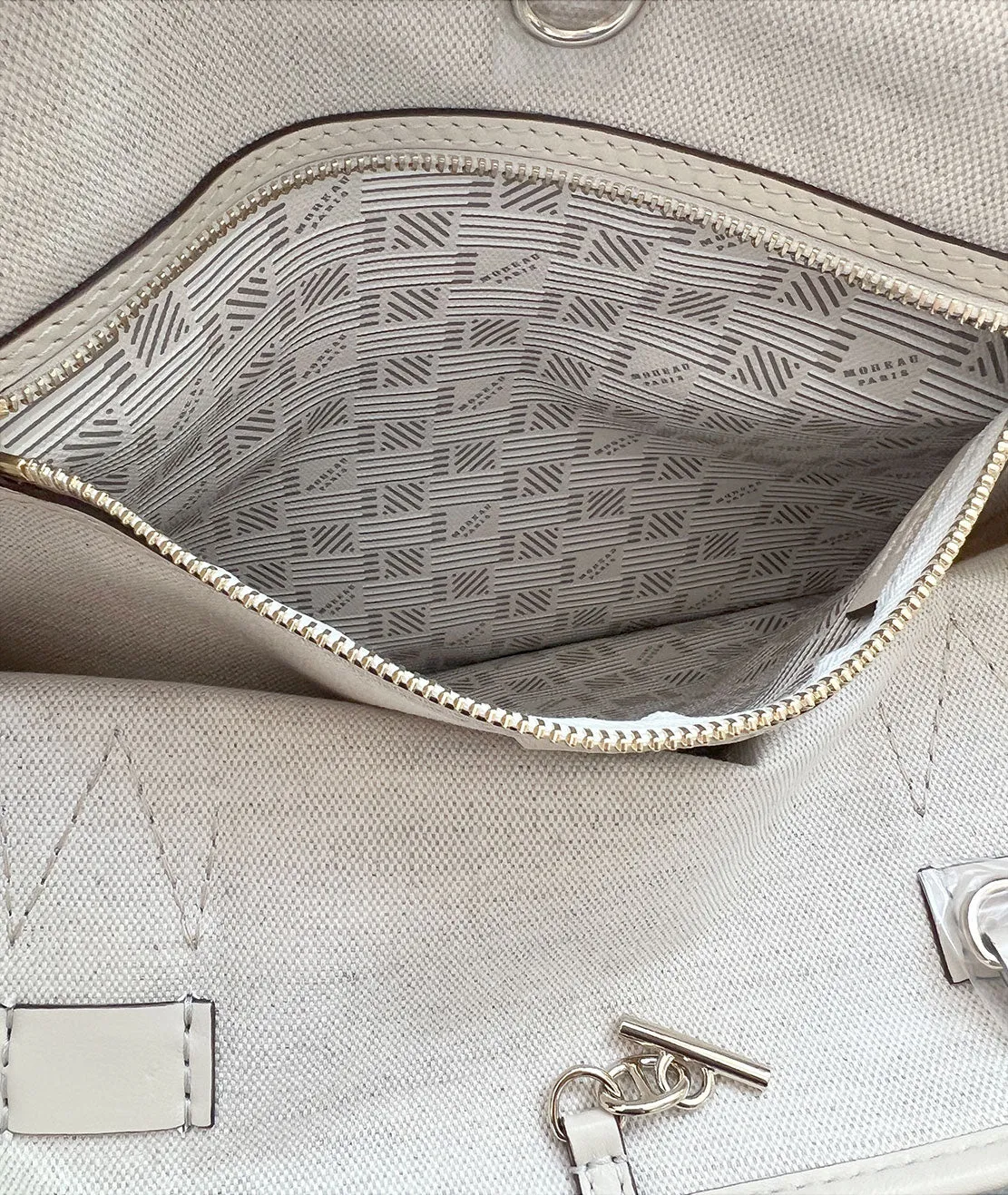 Saint Tropez Open Tote MM, Milk / Cappuccino Trim Moreau Bags
