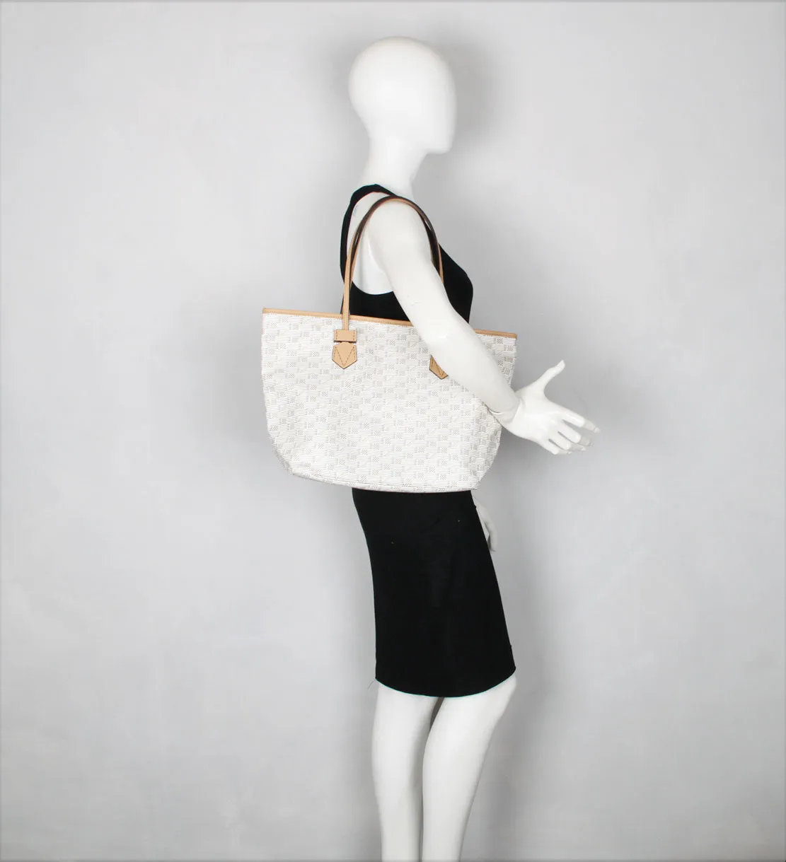 Saint Tropez Open Tote MM, Milk / Cappuccino Trim Moreau Bags