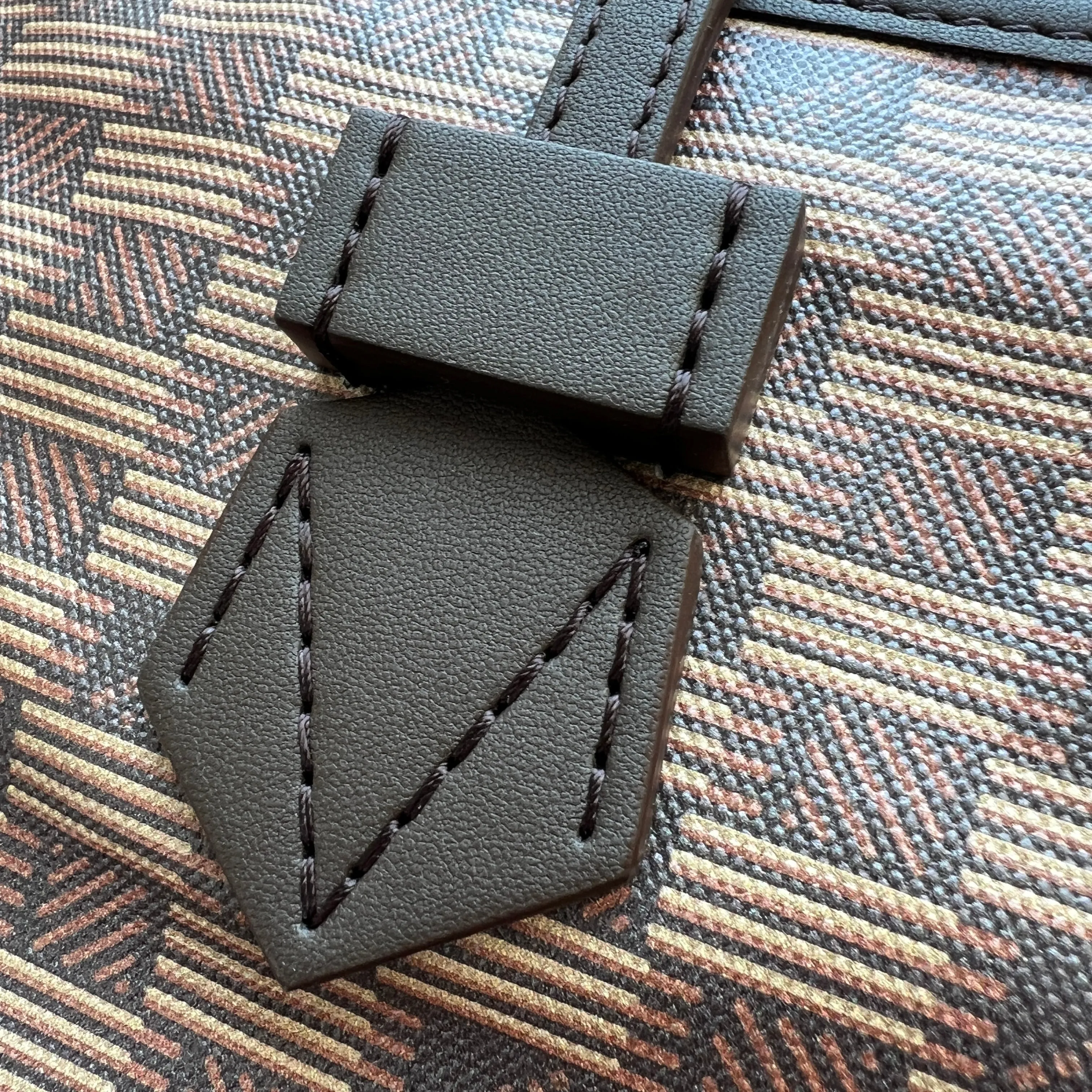 Saint Tropez Zip Tote GM, Chocolate Moreau Bags