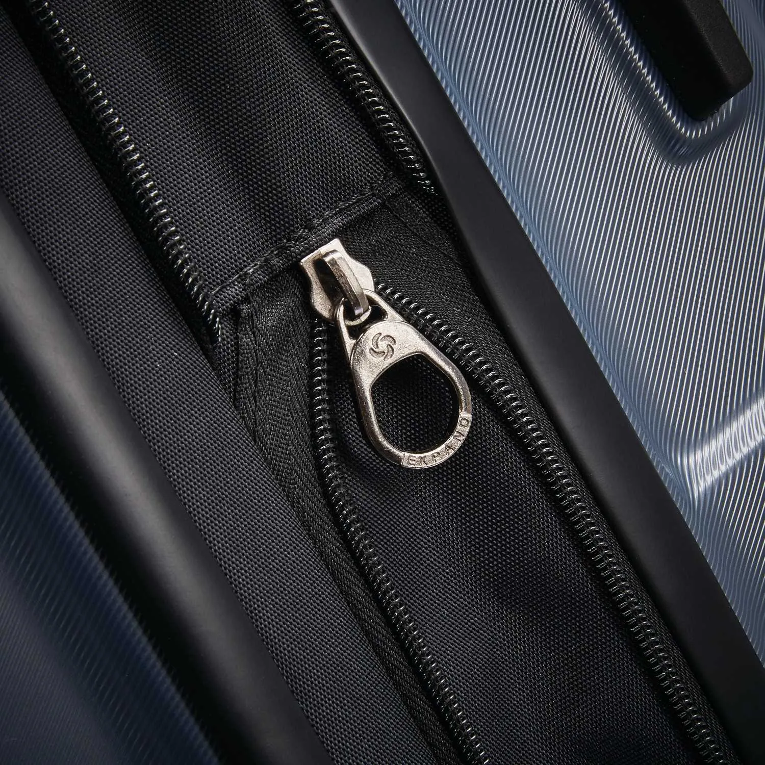 Samsonite Centric 20-inch Hardside Spinner Bags Samsonite
