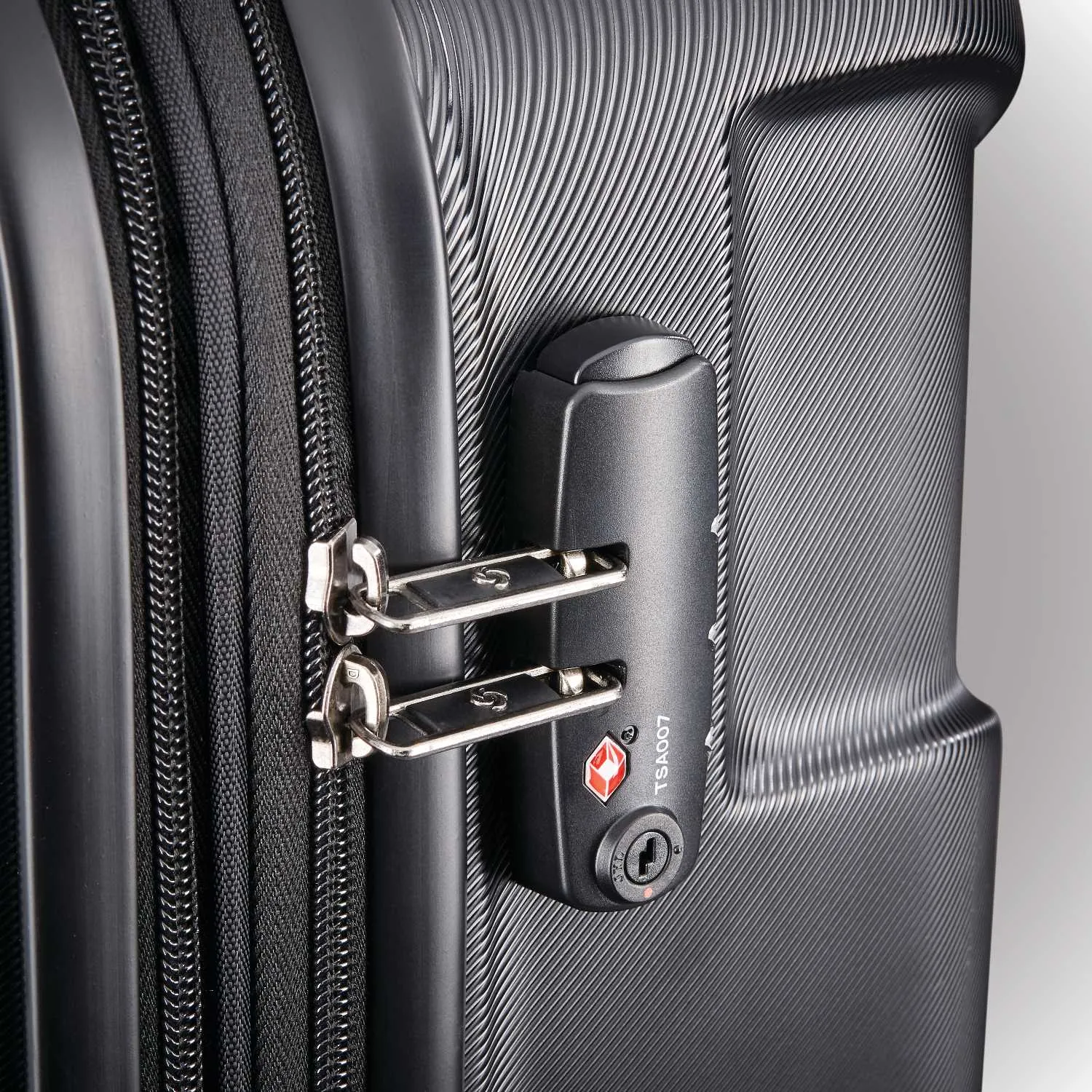 Samsonite Centric 20-inch Hardside Spinner Bags Samsonite