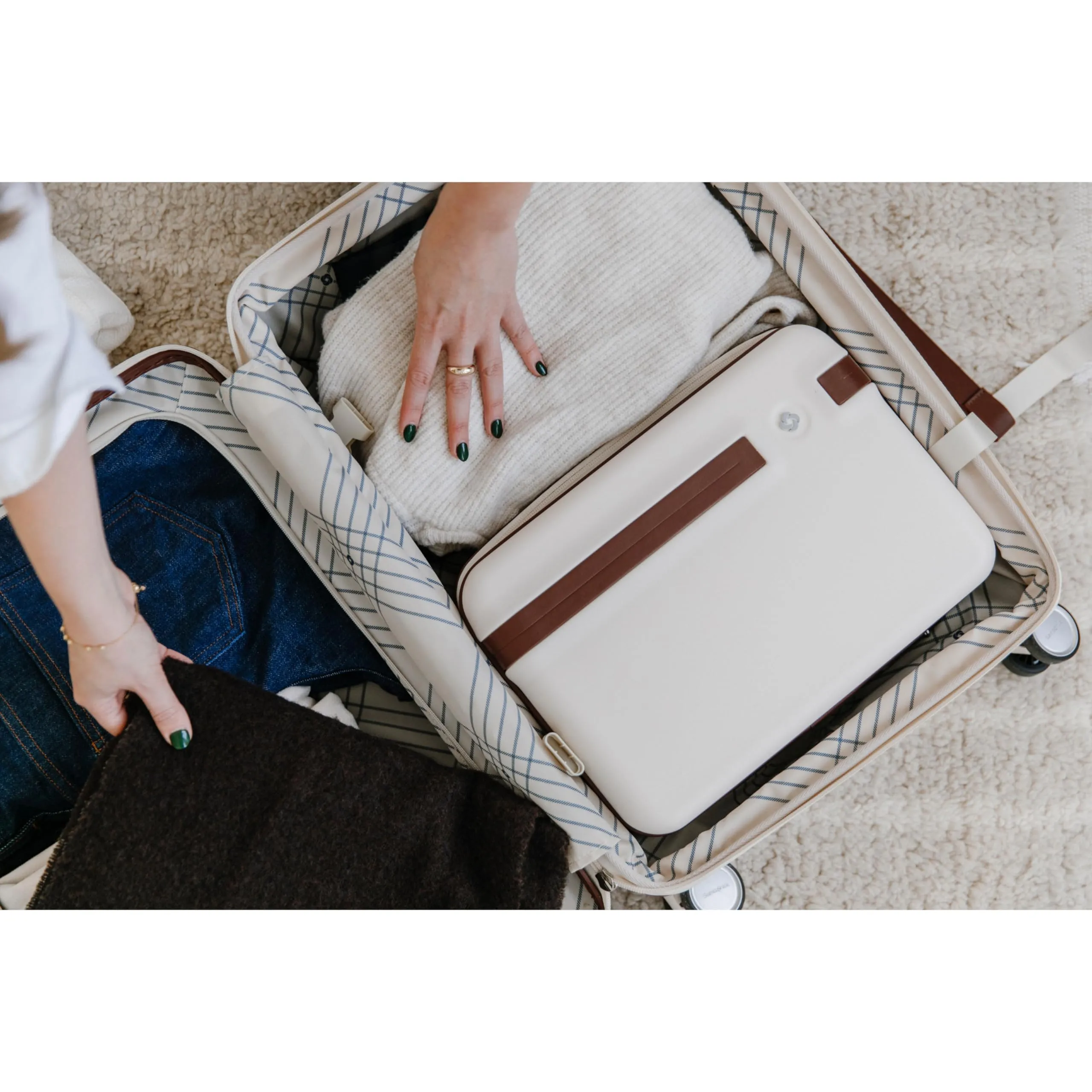 Samsonite Virtuosa Hardside Train Case, Crossbody Travel Makeup Case with Removable Strap Bags Samsonite