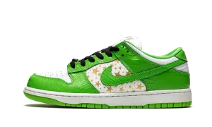 SB Dunk Low "Supreme - Stars - Mean Green" Nike Mens sneakers