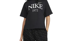Sportswear Classic Women's T-shirt "BLACK" Nike Women's sneakers