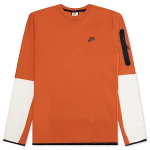 Sportswear Tech Fleece Crew - Burnt Sunrise/Light Bone Nike signature design with comfort fit