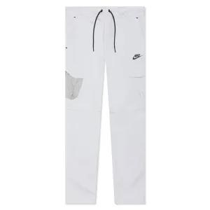 Sportswear Tech Fleece Utility Trouser - Football Grey/Light Smoke Grey Nike signature design with comfort fit