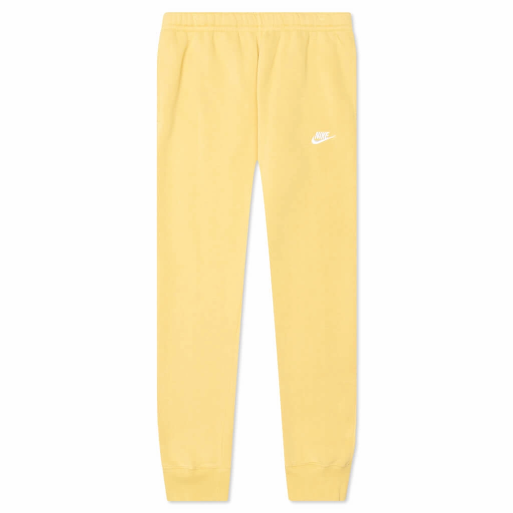 Sportswear Club Fleece Joggers - Saturn Gold/Saturn Gold/White Nike sneakers in sporty classic colors