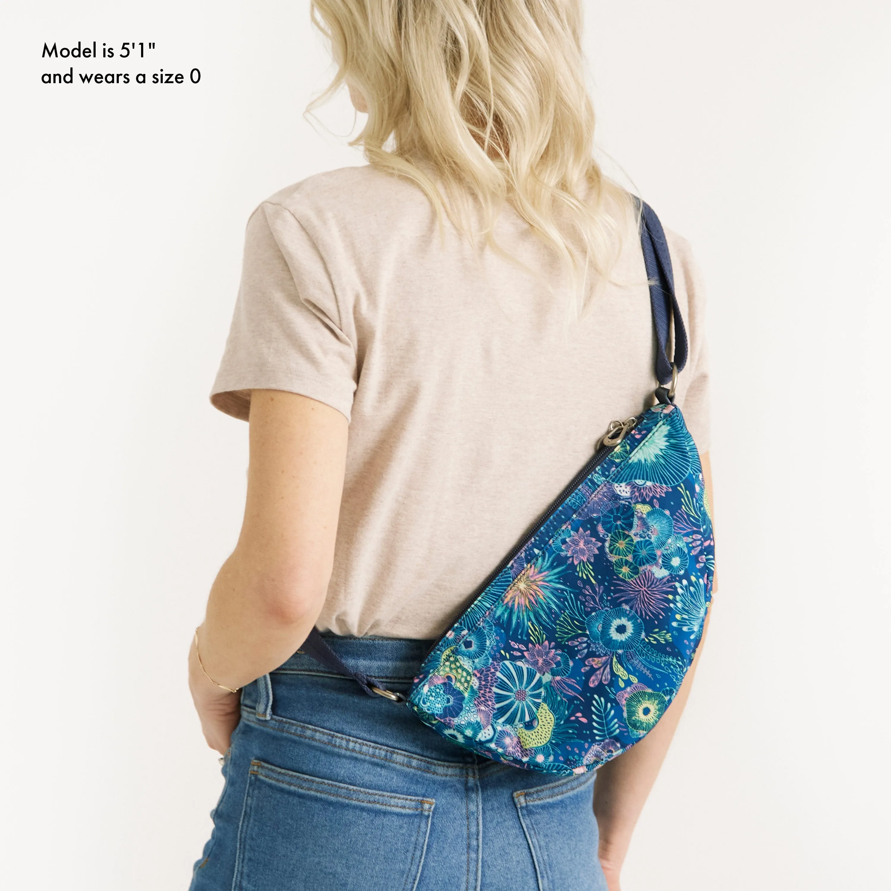 Tess Sling Bag Bags The Sak Crossbodies