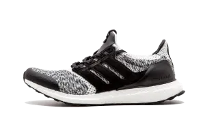 UltraBOOST S.E. "SNS x Social Status" Adidas Men's designs