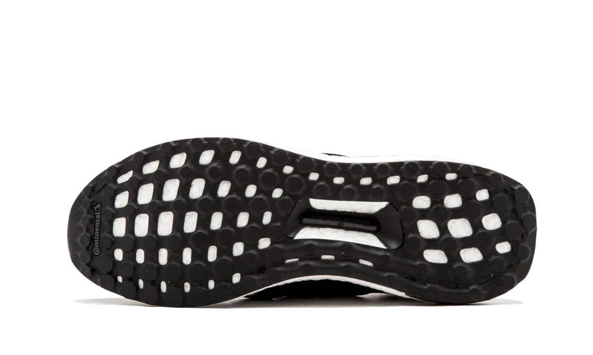 UltraBOOST S.E. "SNS x Social Status" adidas low-top mens trainers
