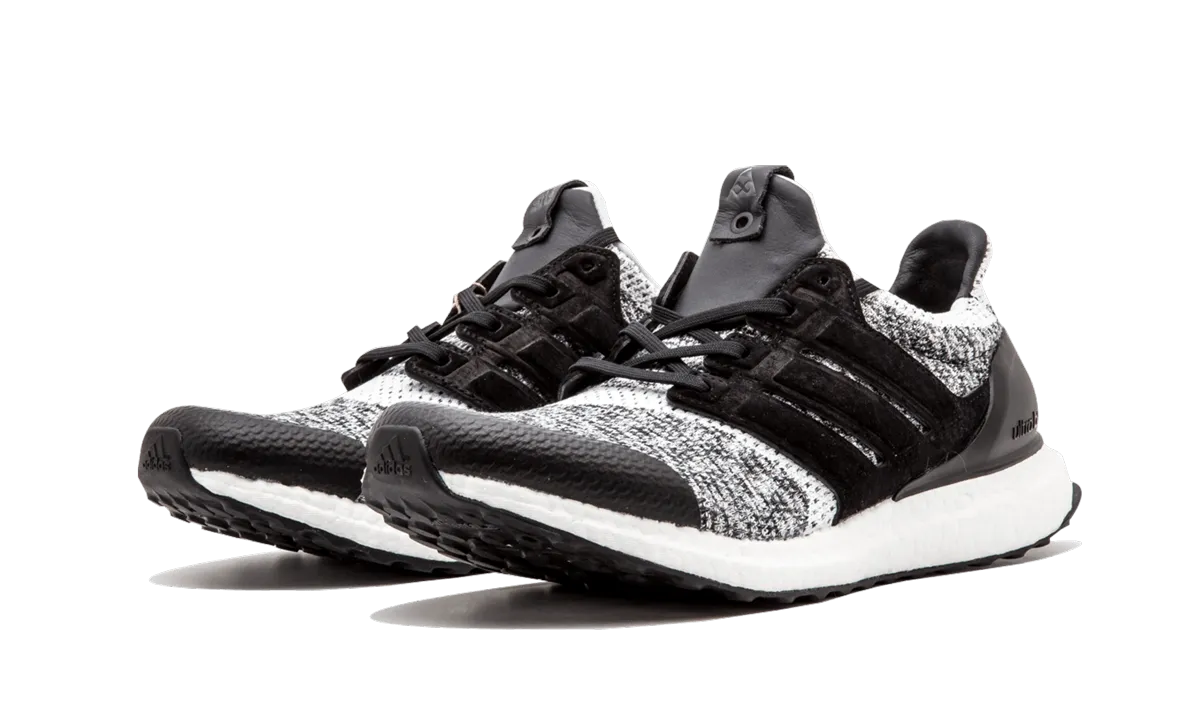 UltraBOOST S.E. "SNS x Social Status" adidas low-top mens trainers