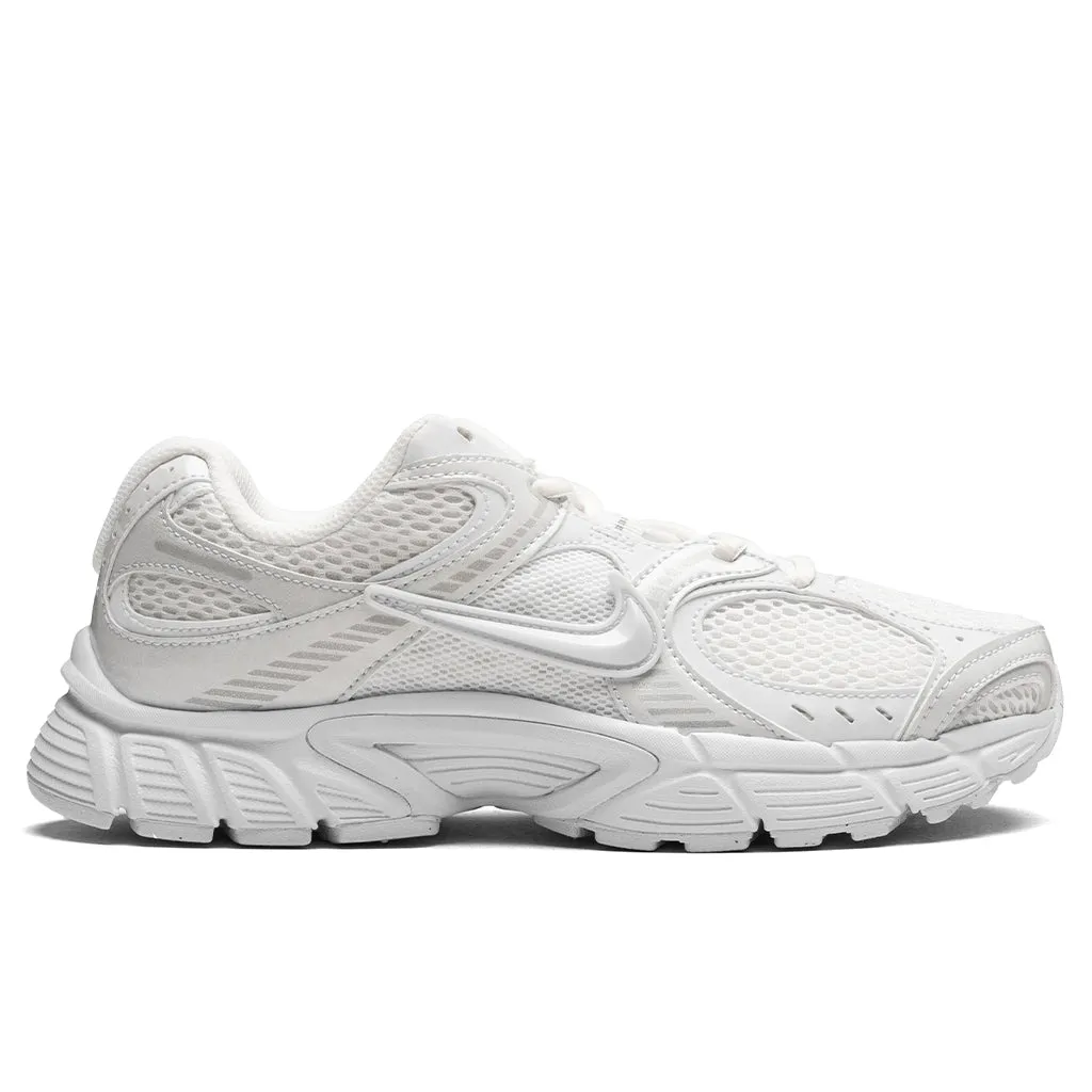 V5 RNR - White/Black/Metallic Silver Nike everyday shoes with mesh upper