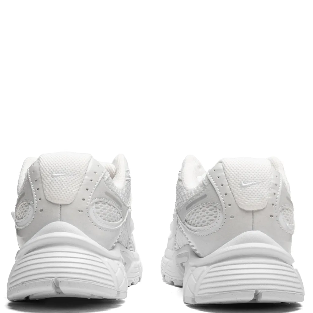 V5 RNR - White/Black/Metallic Silver Nike Lightweight Everyday Shoes