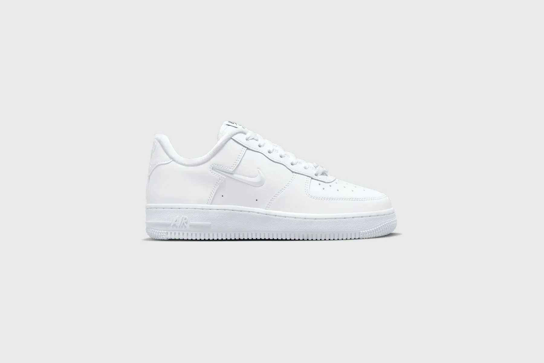 Women's Air Force 1  '07 SE 'Tie Dye Swoosh' - White/Multi Color/Black Nike trainers with responsive foam