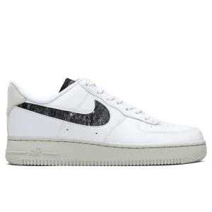 Women's Air Force 1 '07 SE - White/Black/Light Bone Nike trainers with responsive foam