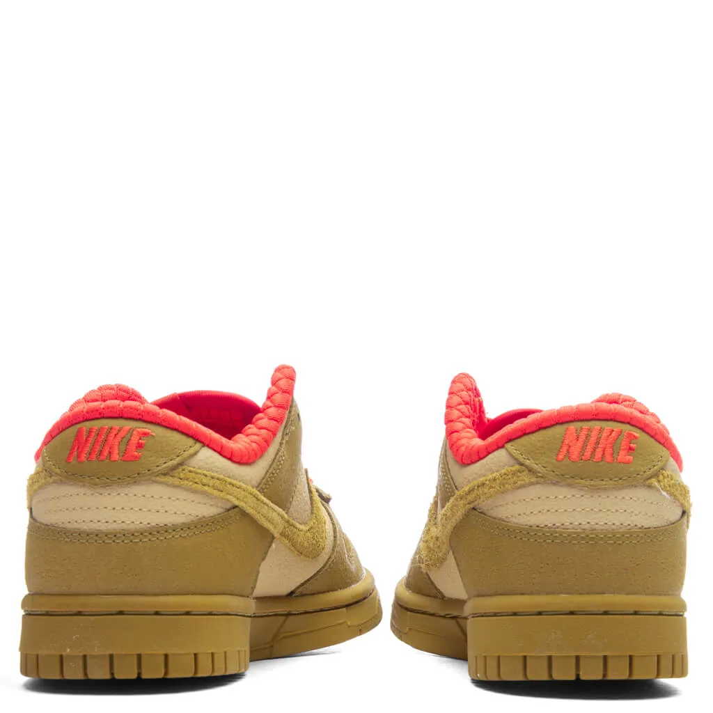 Women's Dunk Low - Sesame/Bronzine/Picante Red Nike Retro Lifestyle Shoes