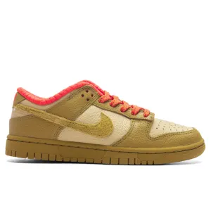 Women's Dunk Low - Sesame/Bronzine/Picante Red Nike lifestyle sneakers with retro vibe