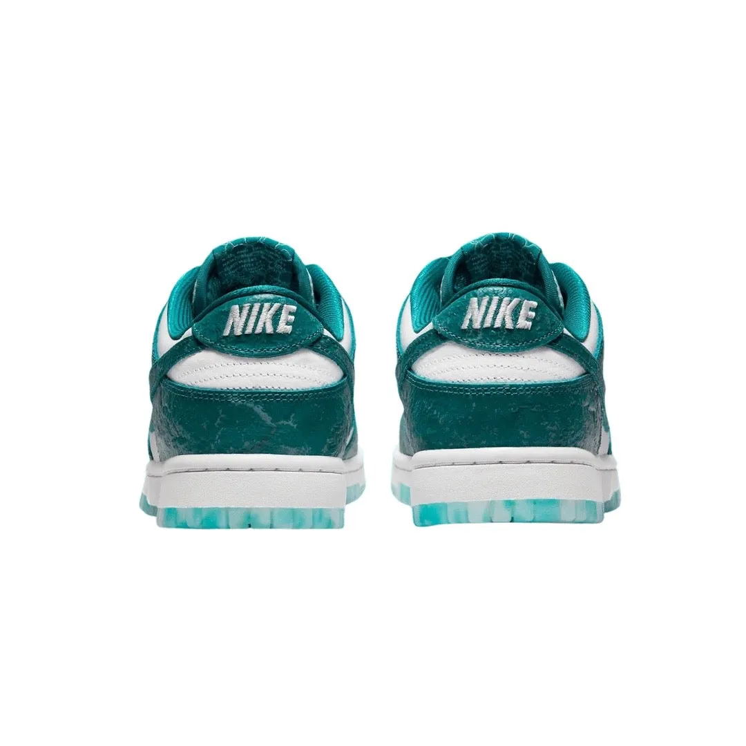 Women's Nike Dunk Low Ocean Summit White Bright Spruce Iconic Sneakers