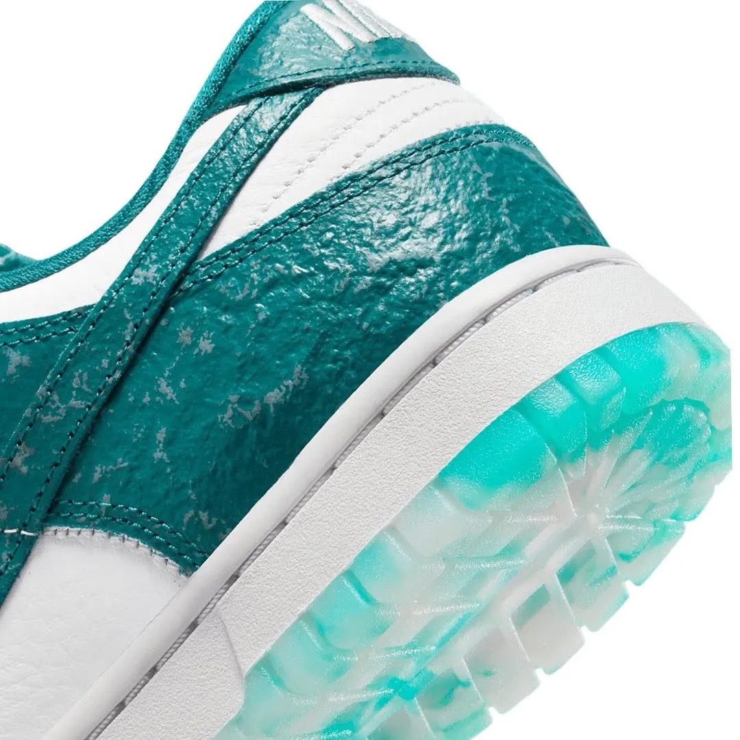 Women's Nike Dunk Low Ocean Summit White Bright Spruce Iconic Sneakers