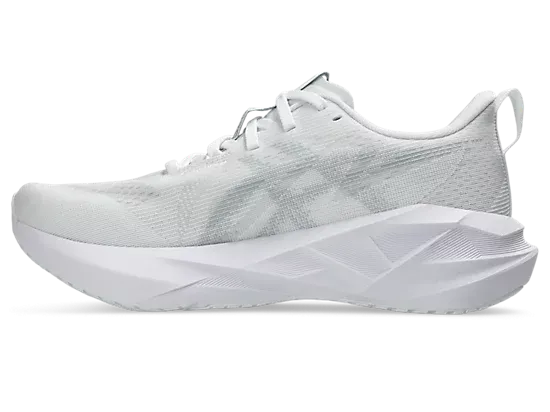 Women's Novablast 5 Daily Motion Sneakers
