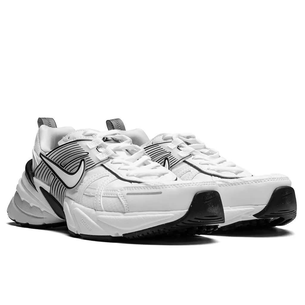 Women's V2K Run - White/Platinum Tint/Summit White Nike Lightweight Everyday Shoes