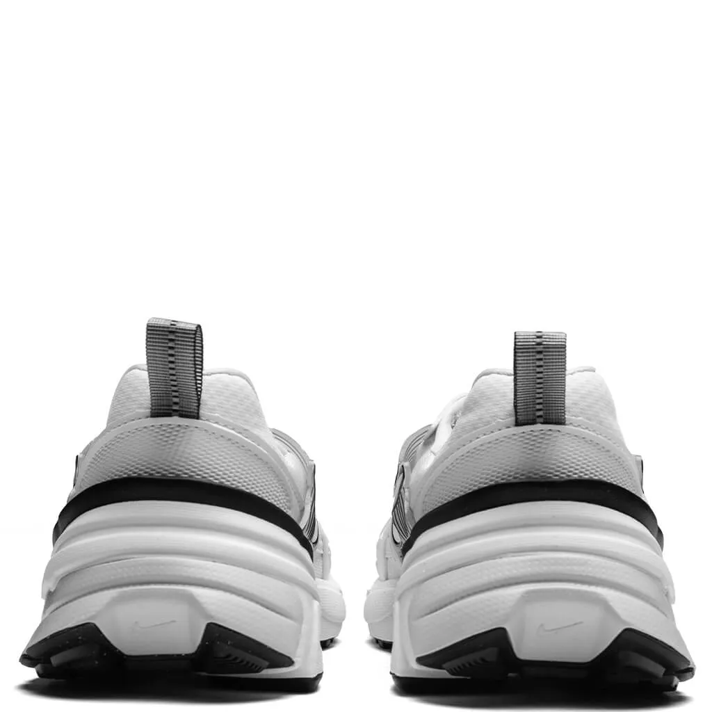 Women's V2K Run - White/Platinum Tint/Summit White Nike Lightweight Everyday Shoes