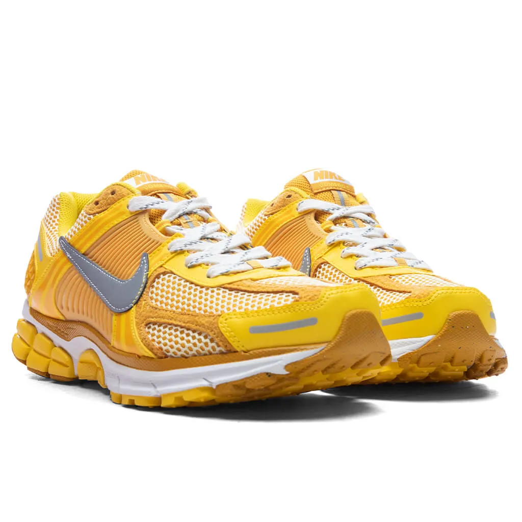 Zoom Vomero 5 Premium - Yellow Strike/Metallic Silver Nike Lightweight Everyday Shoes